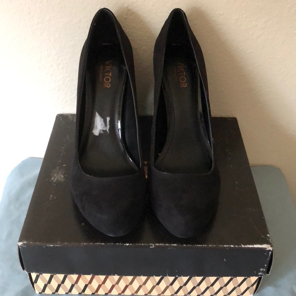 Brand new Victor Alfaro Black Pumps size 8.5
